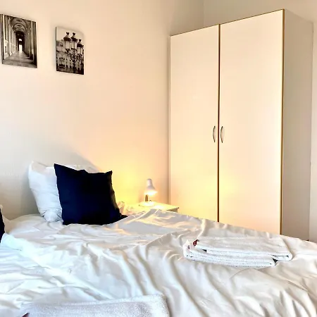Cosy 1-bedroom In Apartment